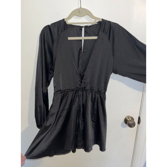 Stolen Hearts Front V-Cut Waist Silky Satin Plunge Jumpsuit Long Sleeve Romper - Picture 2 of 10